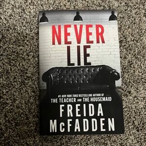 Never Lie by Freida McFadden Book